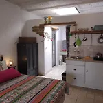 De Tuinkamer Bed By The Sea