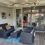 De Tuinkamer Bed By The Sea